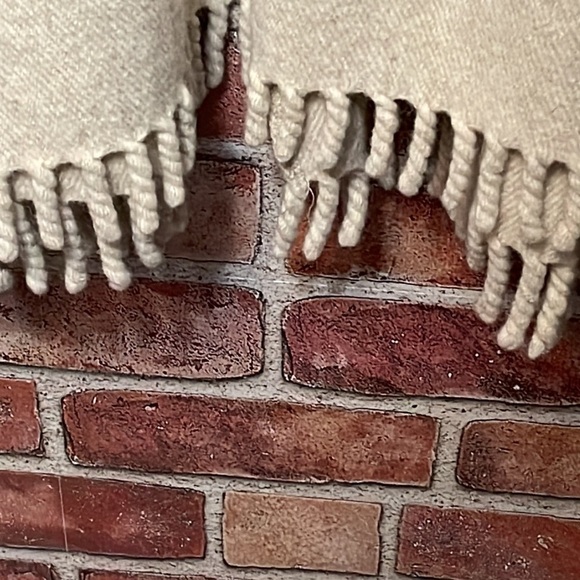 CAPE Poncho, Cream, Wool, One Size, Built in Scarf - Picture 4 of 10